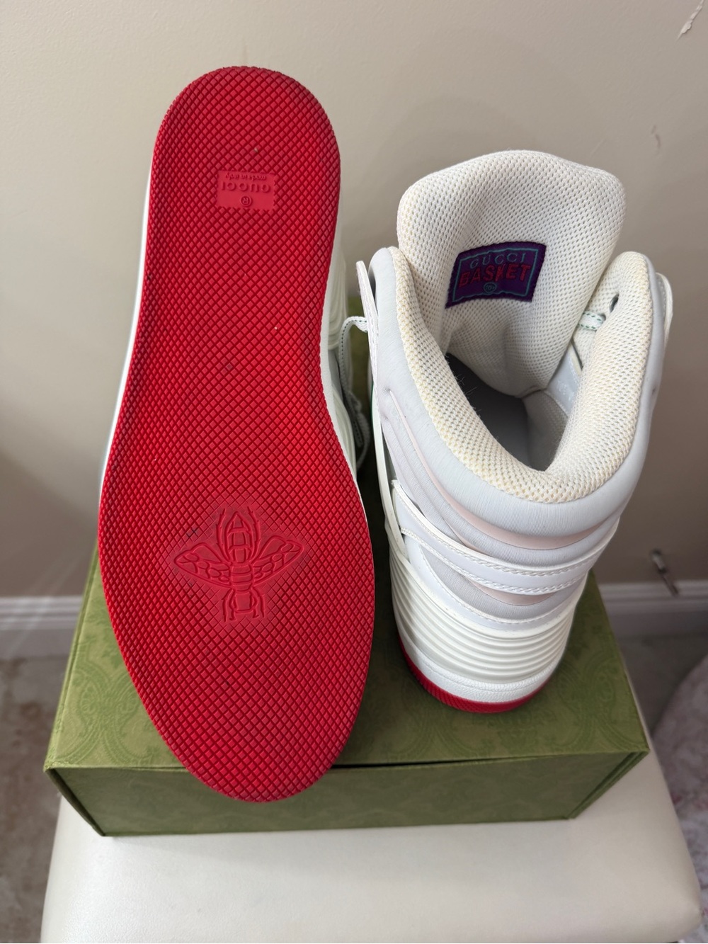 Gucci White High-Top Sneakers with Red Soles and Green Accents - Picture 11 of 17